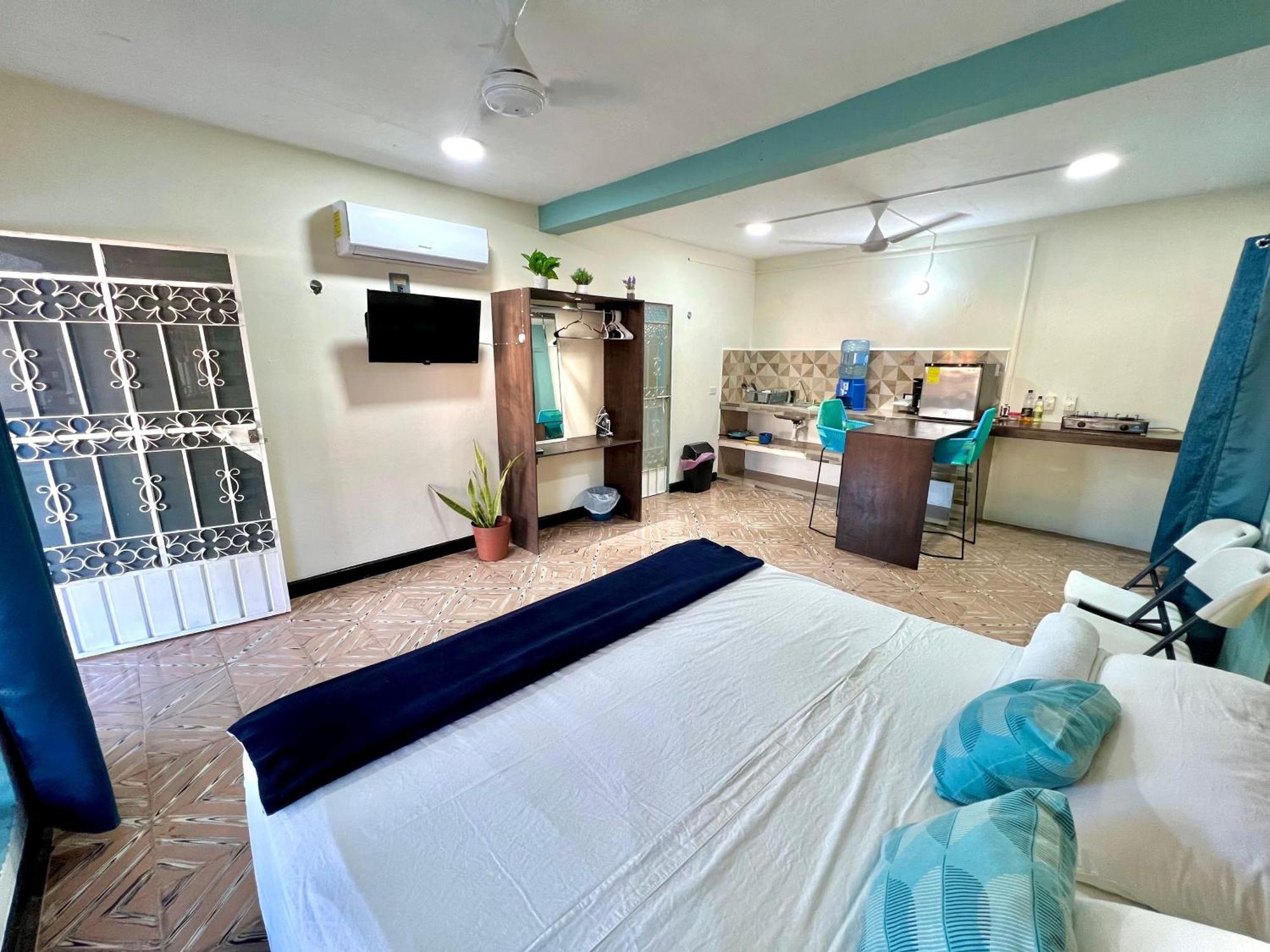 Habitaciones A Dos Calles De Laguna - Renta De Bicicletas Accesibles Bacalar Ngoại thất bức ảnh