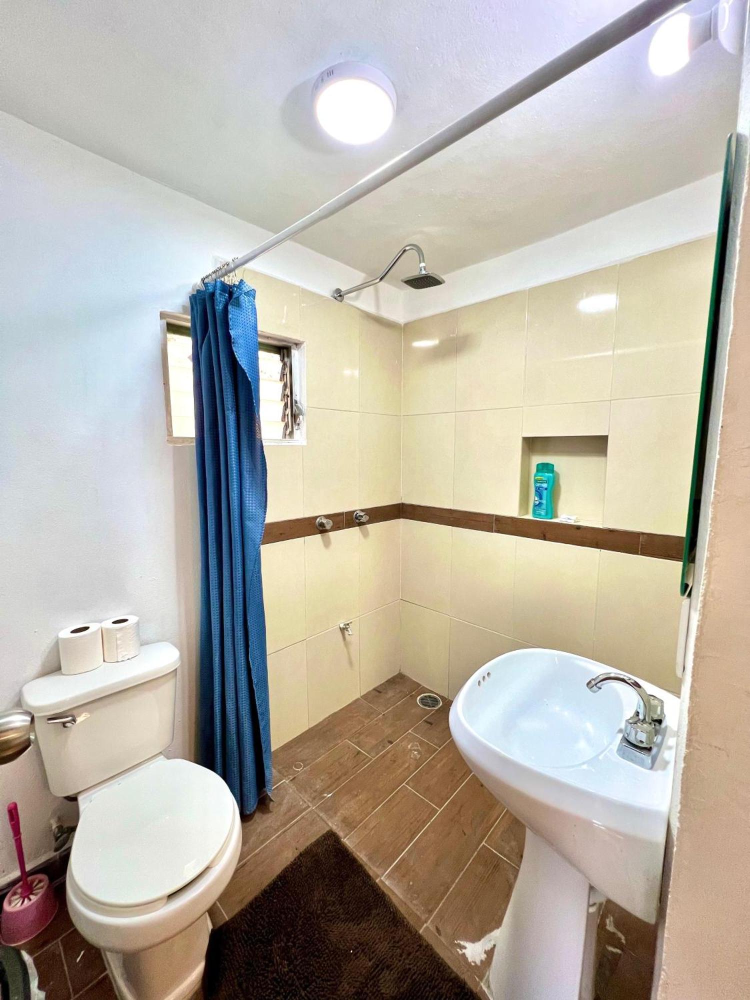 Habitaciones A Dos Calles De Laguna - Renta De Bicicletas Accesibles Bacalar Ngoại thất bức ảnh