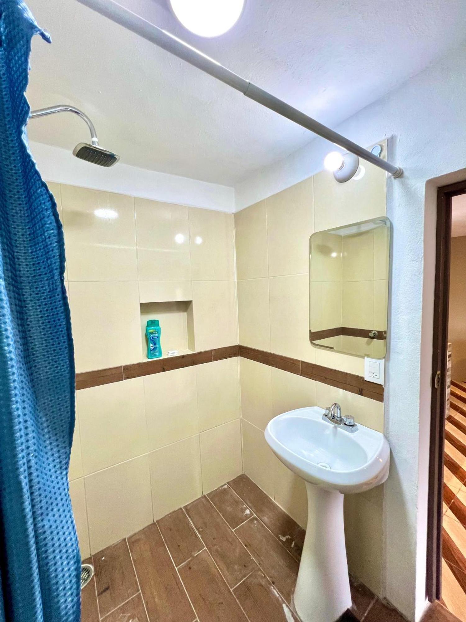 Habitaciones A Dos Calles De Laguna - Renta De Bicicletas Accesibles Bacalar Ngoại thất bức ảnh
